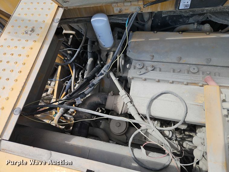 image for item EJ0138 2005 Caterpillar 613C series II water wagon