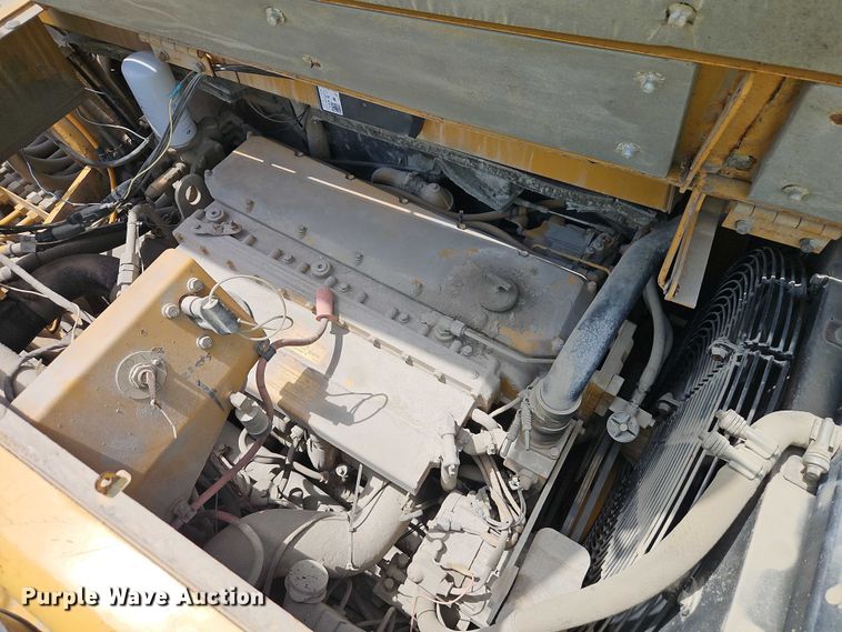 image for item EJ0138 2005 Caterpillar 613C series II water wagon