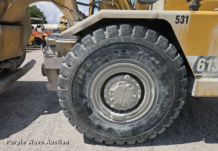 image for item EJ0138 2005 Caterpillar 613C series II water wagon