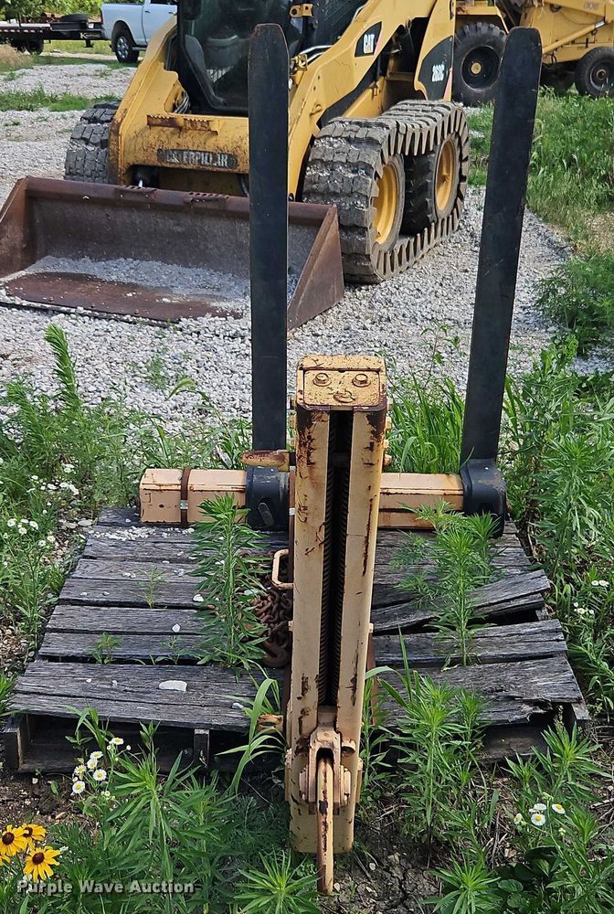 image for item EJ0139 2008 Kinshofer KM-420 crane forks