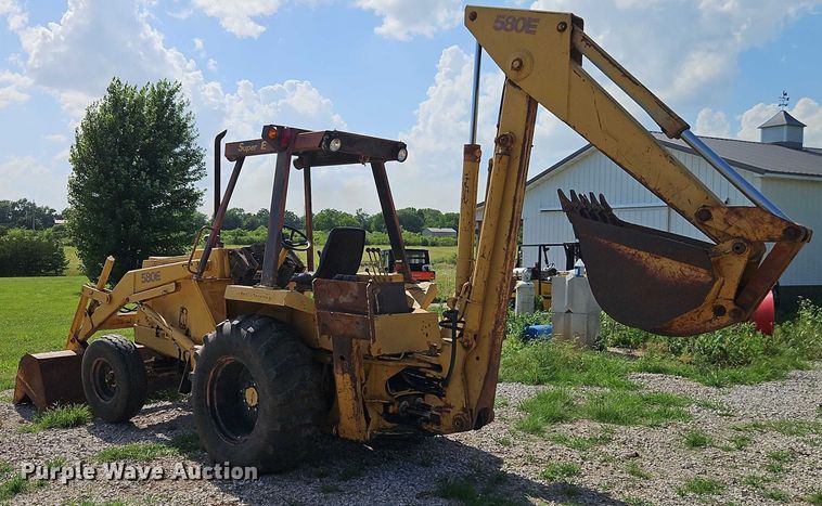 image for item EJ0140 Case 580E backhoe
