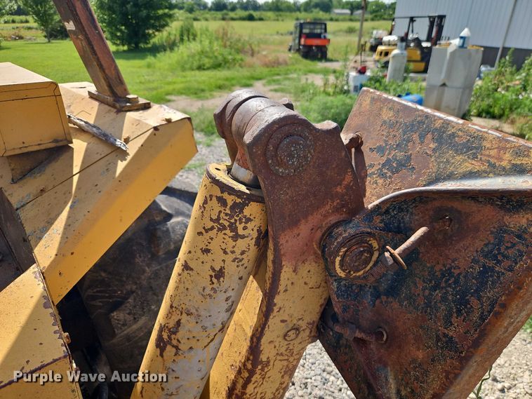 image for item EJ0140 Case 580E backhoe