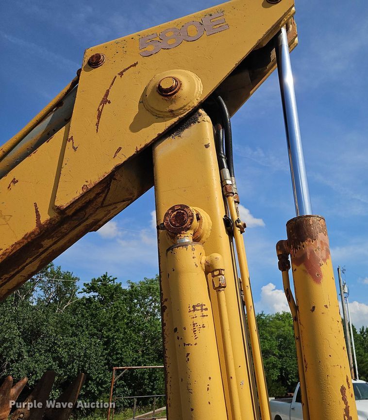 image for item EJ0140 Case 580E backhoe