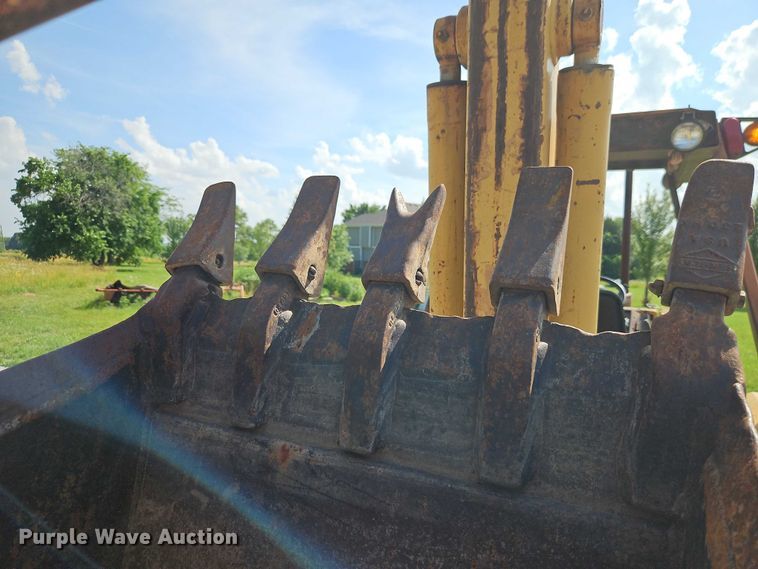 image for item EJ0140 Case 580E backhoe