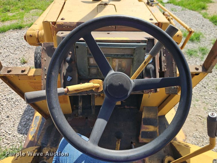 image for item EJ0140 Case 580E backhoe