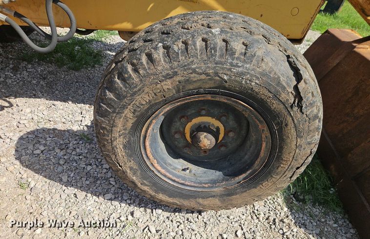 image for item EJ0140 Case 580E backhoe