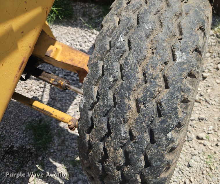 image for item EJ0140 Case 580E backhoe