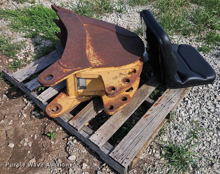 image for item EJ0140 Case 580E backhoe