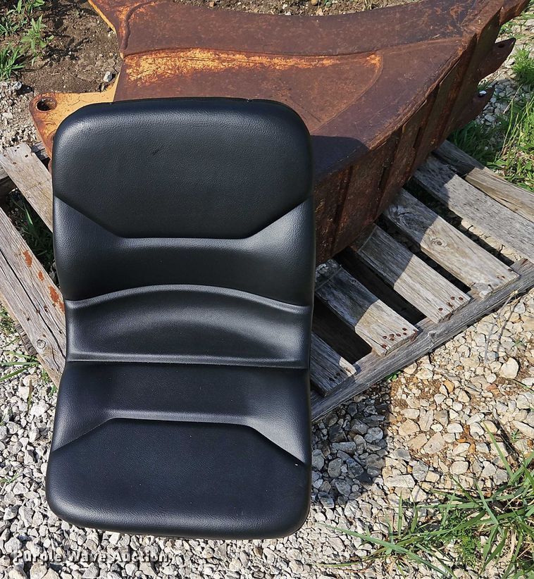 image for item EJ0140 Case 580E backhoe