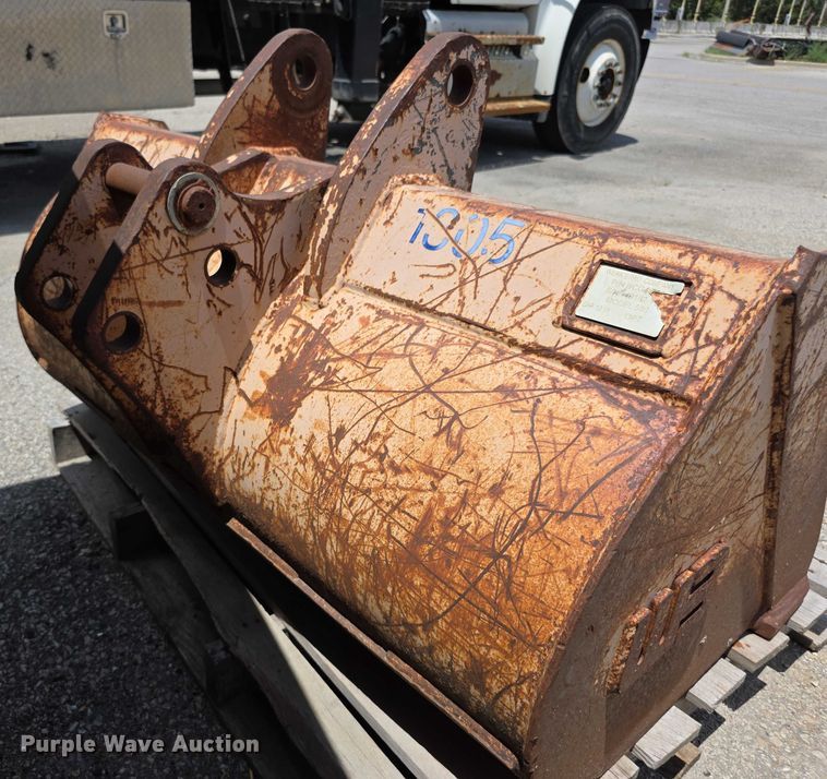 image for item EK5421 Week Brau 580 excavator bucket