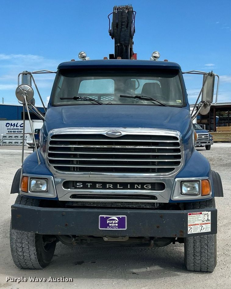 image for item EK8081 2007 Sterling Truck L9500 Series crane truck