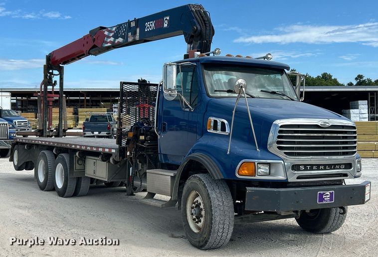 image for item EK8081 2007 Sterling Truck L9500 Series crane truck