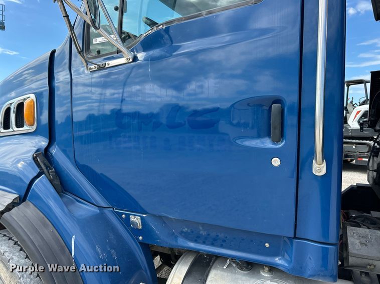 image for item EK8081 2007 Sterling Truck L9500 Series crane truck