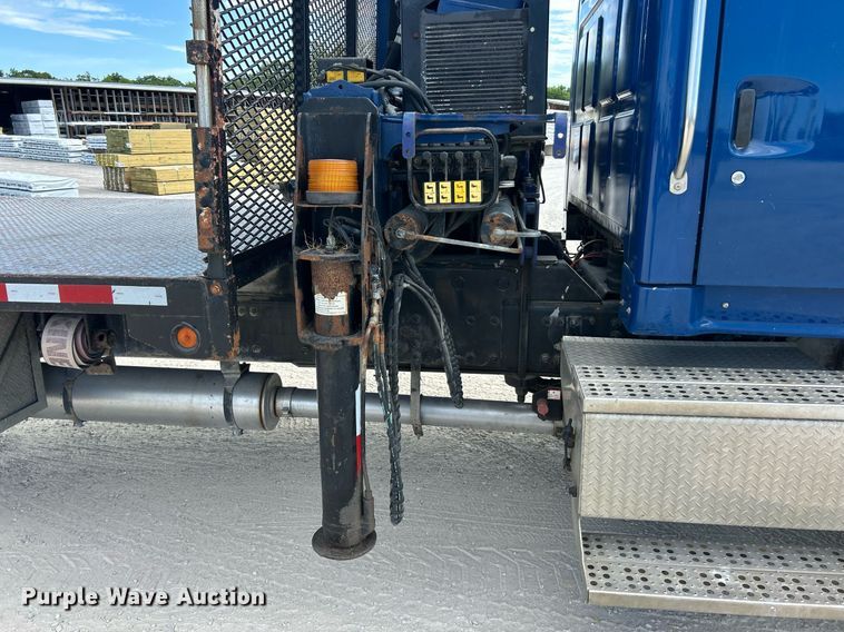 image for item EK8081 2007 Sterling Truck L9500 Series crane truck