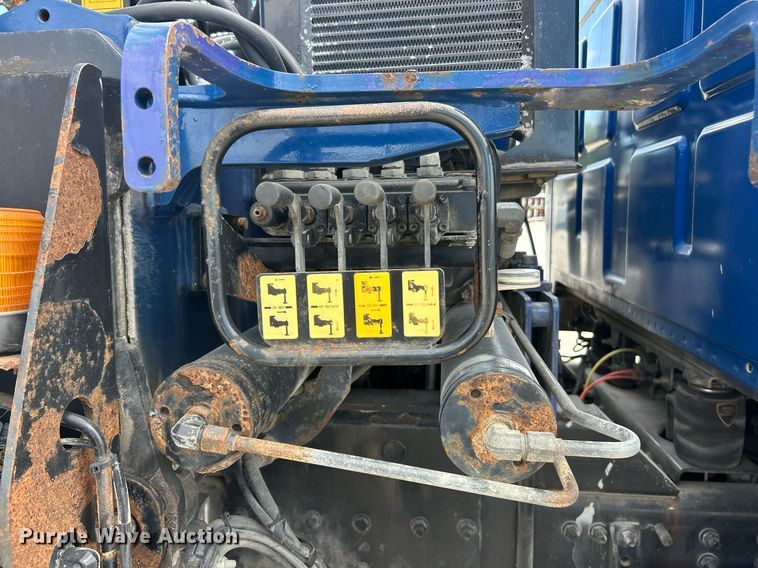 image for item EK8081 2007 Sterling Truck L9500 Series crane truck