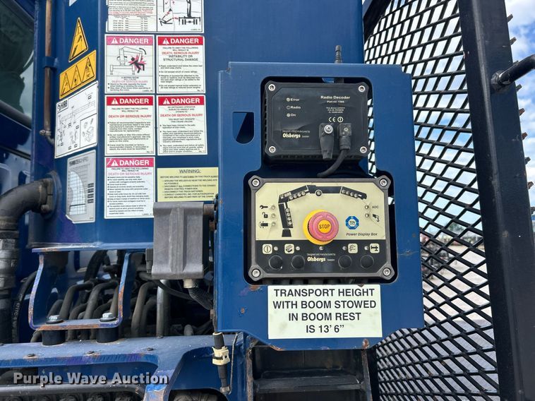 image for item EK8081 2007 Sterling Truck L9500 Series crane truck