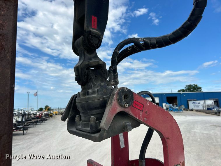 image for item EK8081 2007 Sterling Truck L9500 Series crane truck