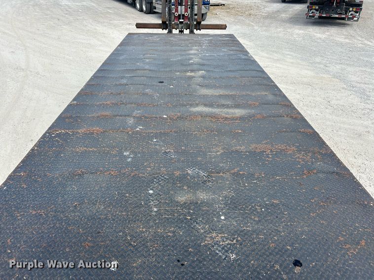 image for item EK8081 2007 Sterling Truck L9500 Series crane truck