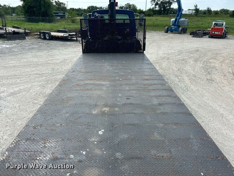 image for item EK8081 2007 Sterling Truck L9500 Series crane truck