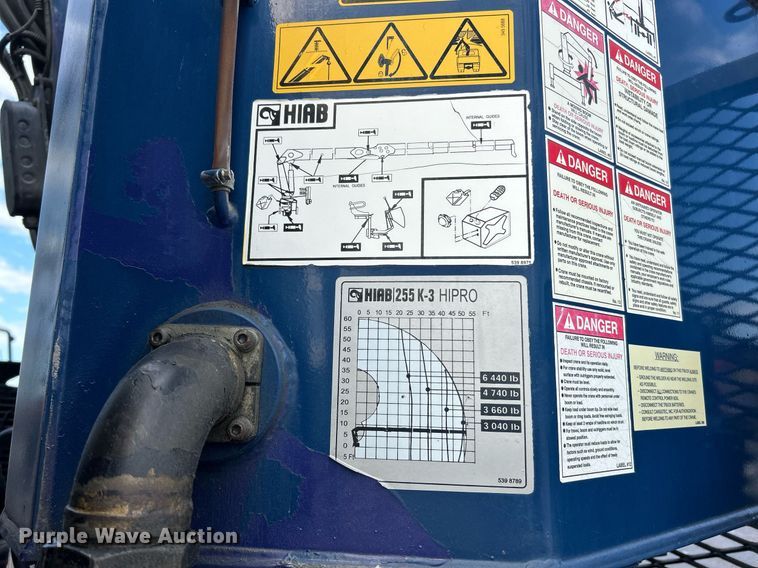 image for item EK8081 2007 Sterling Truck L9500 Series crane truck