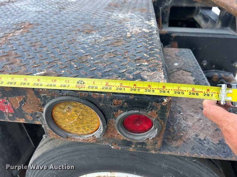 image for item EK8081 2007 Sterling Truck L9500 Series crane truck