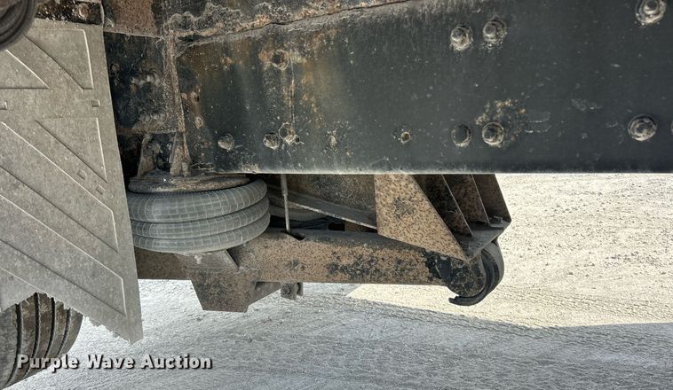 image for item EK8081 2007 Sterling Truck L9500 Series crane truck