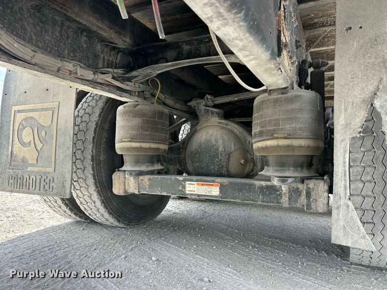 image for item EK8081 2007 Sterling Truck L9500 Series crane truck