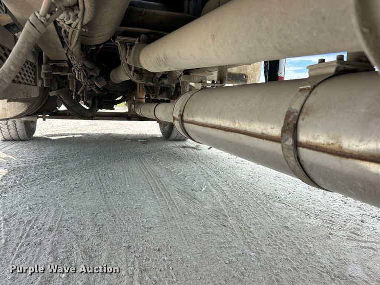 image for item EK8081 2007 Sterling Truck L9500 Series crane truck