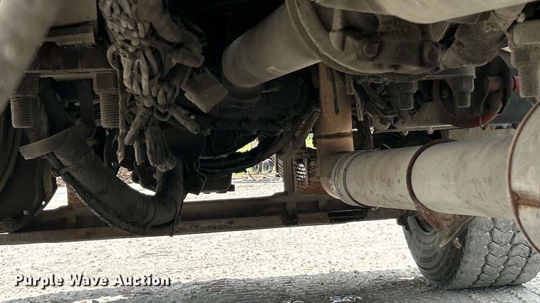 image for item EK8081 2007 Sterling Truck L9500 Series crane truck