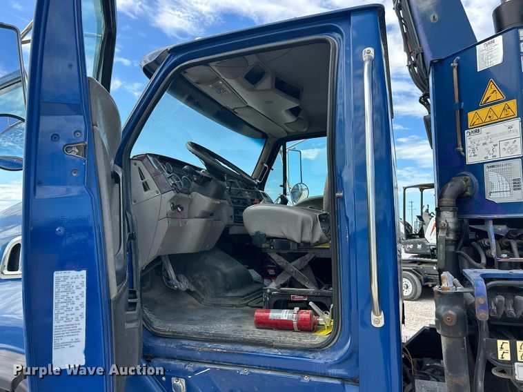 image for item EK8081 2007 Sterling Truck L9500 Series crane truck