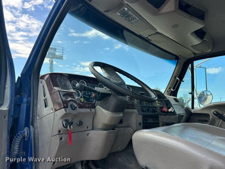 image for item EK8081 2007 Sterling Truck L9500 Series crane truck