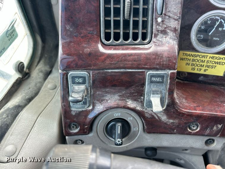 image for item EK8081 2007 Sterling Truck L9500 Series crane truck