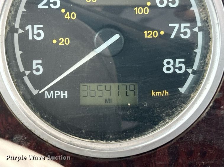 image for item EK8081 2007 Sterling Truck L9500 Series crane truck