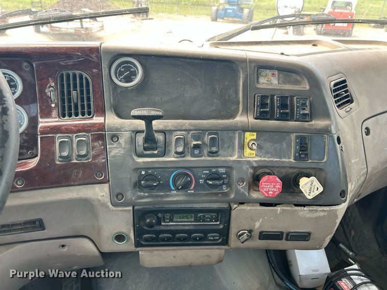 image for item EK8081 2007 Sterling Truck L9500 Series crane truck