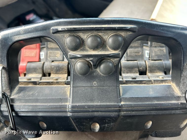 image for item EK8081 2007 Sterling Truck L9500 Series crane truck