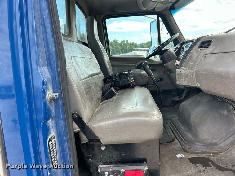 image for item EK8081 2007 Sterling Truck L9500 Series crane truck