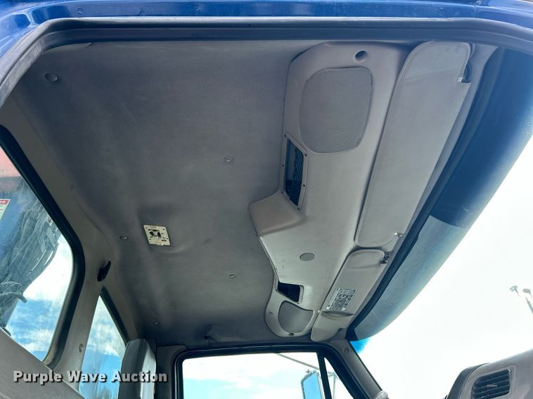 image for item EK8081 2007 Sterling Truck L9500 Series crane truck