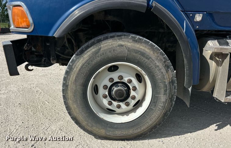 image for item EK8081 2007 Sterling Truck L9500 Series crane truck