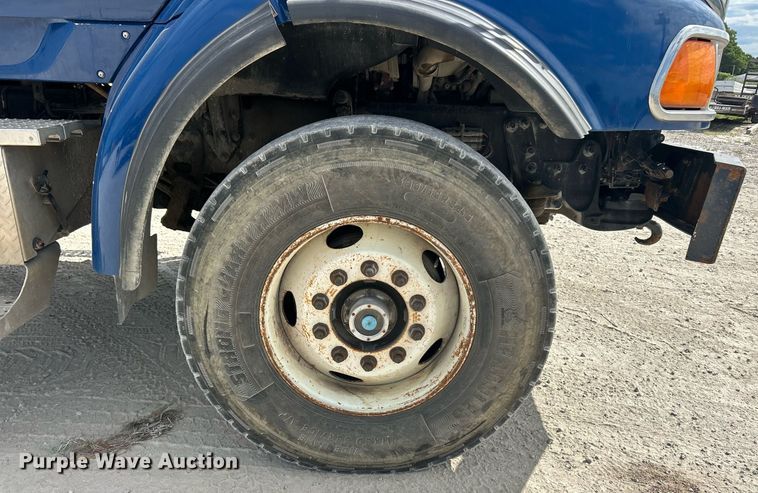 image for item EK8081 2007 Sterling Truck L9500 Series crane truck