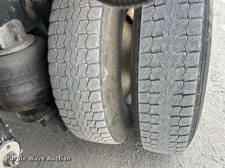 image for item EK8081 2007 Sterling Truck L9500 Series crane truck