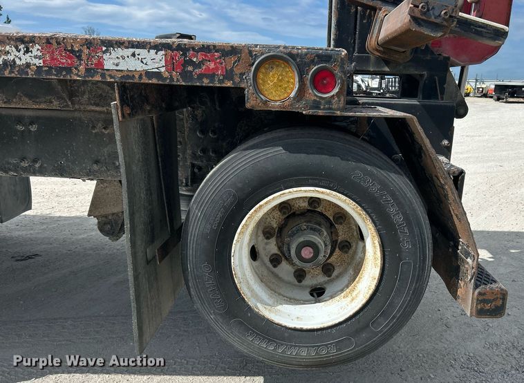 image for item EK8081 2007 Sterling Truck L9500 Series crane truck