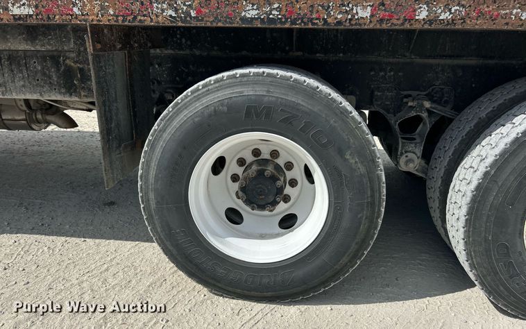 image for item EK8081 2007 Sterling Truck L9500 Series crane truck