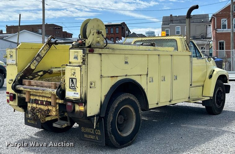 image for item EK8264 1995 Ford F800 reel truck