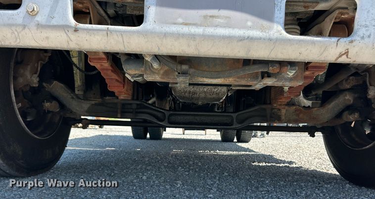 image for item EK8264 1995 Ford F800 reel truck