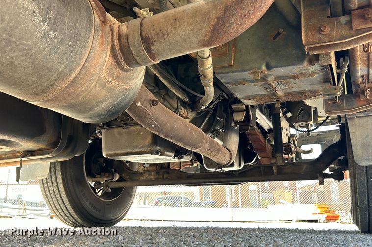 image for item EK8264 1995 Ford F800 reel truck