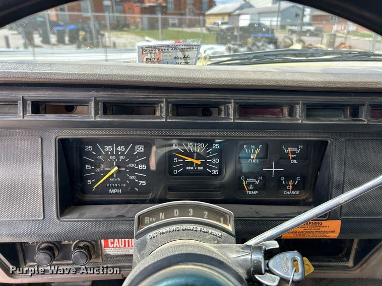 image for item EK8264 1995 Ford F800 reel truck