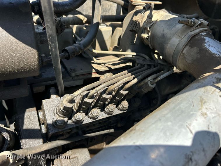 image for item EK8264 1995 Ford F800 reel truck