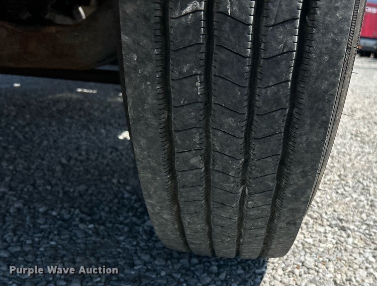 image for item EK8264 1995 Ford F800 reel truck