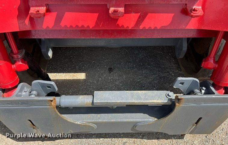 image for item EK8298 2018 Takeuchi TL12R2 tracked skid steer loader