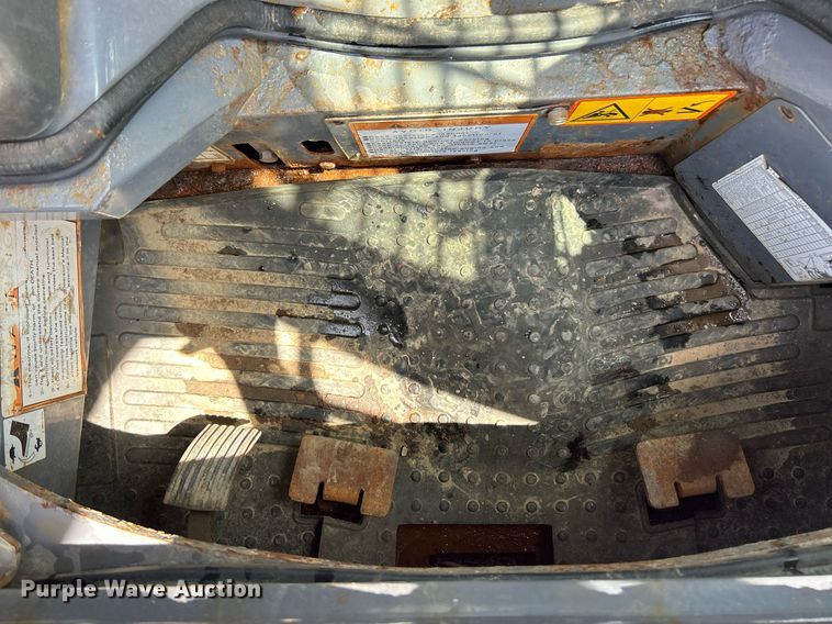 image for item EK8298 2018 Takeuchi TL12R2 tracked skid steer loader